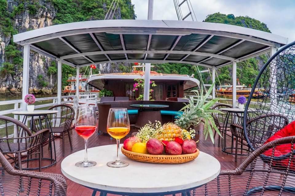 Cat Ba Violet Hotel Chan Chau Εξωτερικό φωτογραφία
